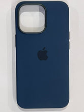 Apple iPhone 13 Pro Silicone Case with MagSafe - Midnight