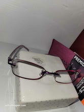 Foster Grant Simply Specs Premium Reading Glasses with Case +2.50