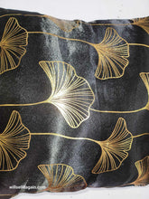 Decorative Throw Pillow 16 in x 16 in Black / Gold