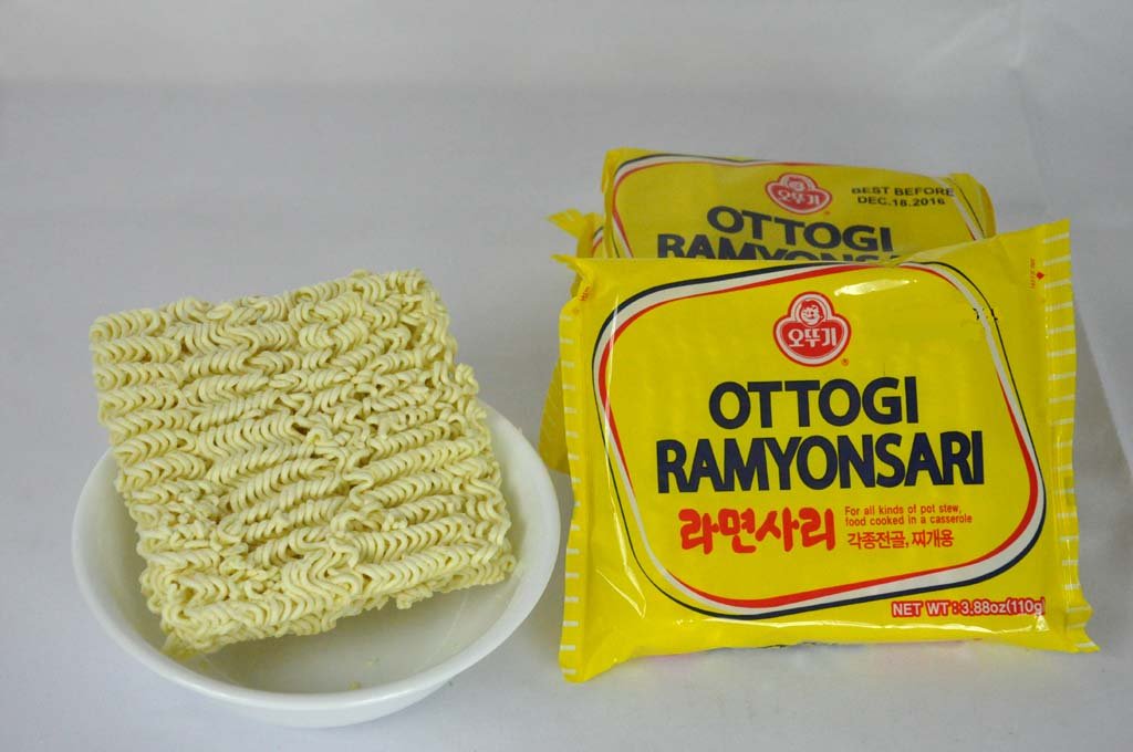 OTTOGI RAMYONSARI(ramen noodle) (3.88oz(110g)) 오뚜기 라면사리 (1PACK)